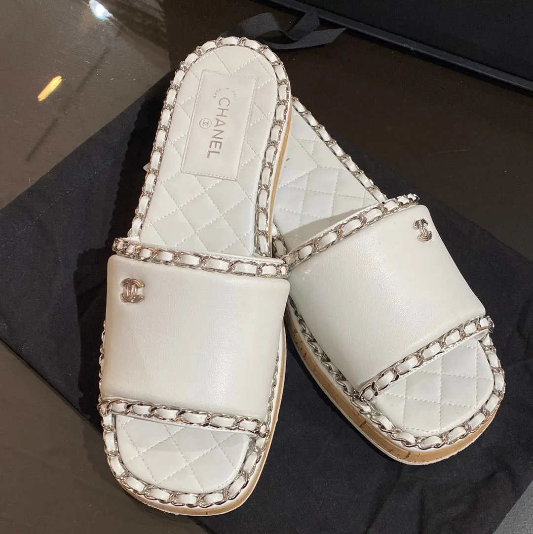CHANEL White Leather Single Strap Slide with Silver Chain Around Detail