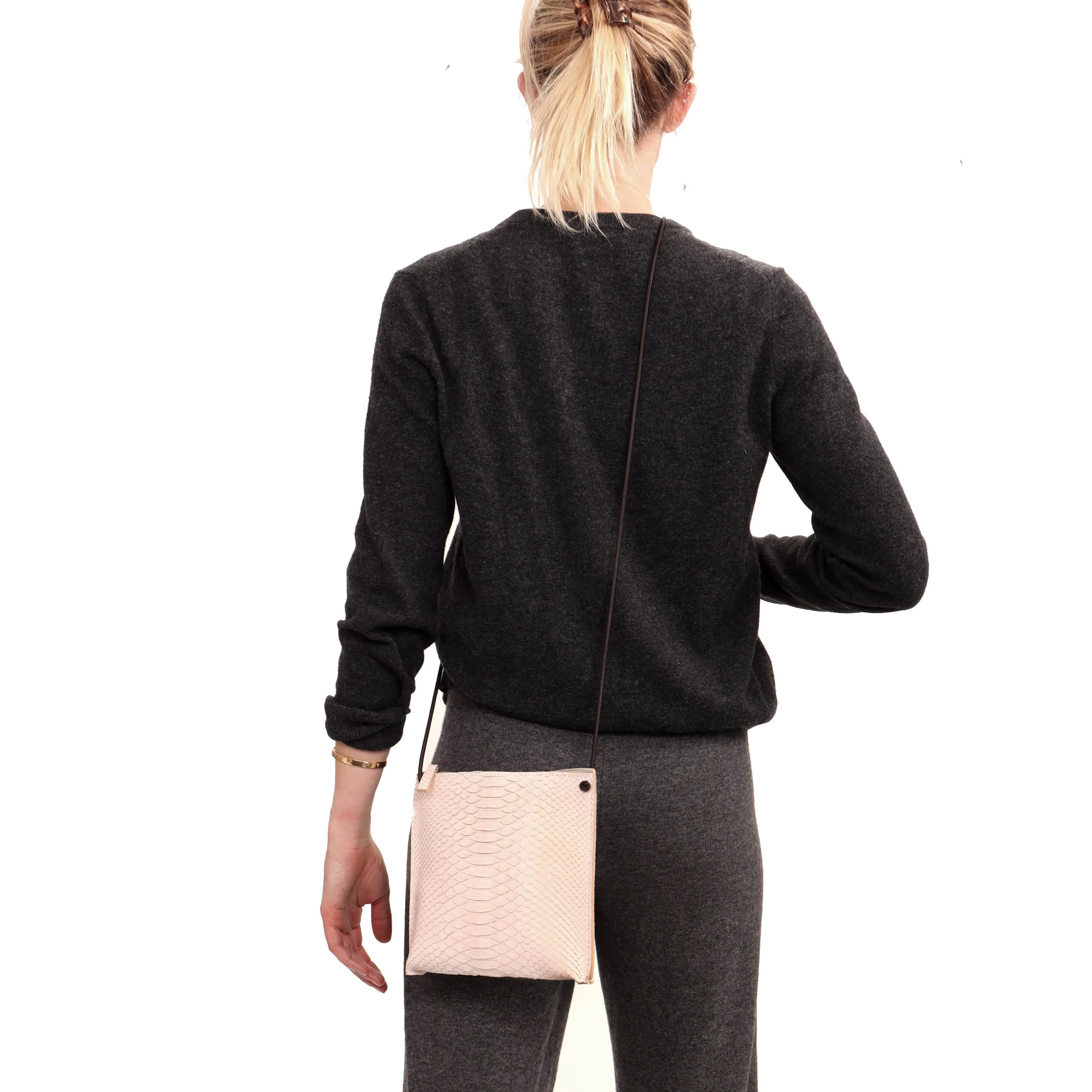 STRAPPY POUCH CORNFLOWER CALF
